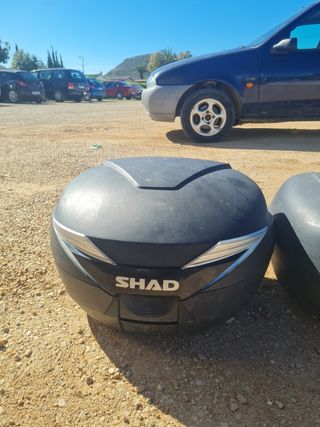 Maleta de moto de segunda mano por 24,95 EUR en La Manga del Mar Menor en  WALLAPOP