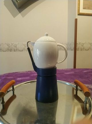 Cafetera valira con jarra de segunda mano por 12 EUR en Oviedo en WALLAPOP