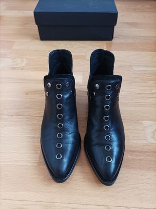 Botines negros ALPE de segunda mano por 65 EUR en Madrid en WALLAPOP