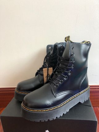 Botas Dr.Marteens Jadon plataforma de segunda mano por 80 EUR en Ibarra en  WALLAPOP