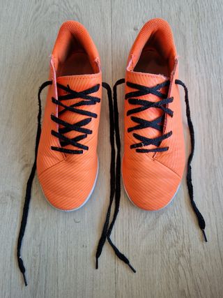 Bambas ADIDAS NEMEZIZ N.35 de segunda mano por 10 EUR en Barcelona en  WALLAPOP