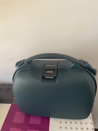 Bolso neceser de viaje Samsonite de segunda mano por 20 EUR en  L\\'Hospitalet de Llobregat en WALLAPOP
