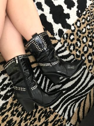 Botines Cowboy Tachuelas Negros Mujer - PERA LIMONERA