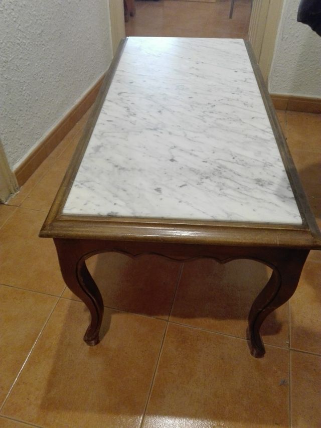 mesa auxiliar de madera y mármol 