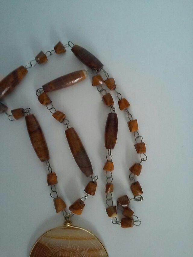 Collar de piedra. Código, C. 6