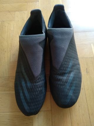 Botas futbol talla 47,5 de segunda mano por 20 EUR en Madrid en WALLAPOP