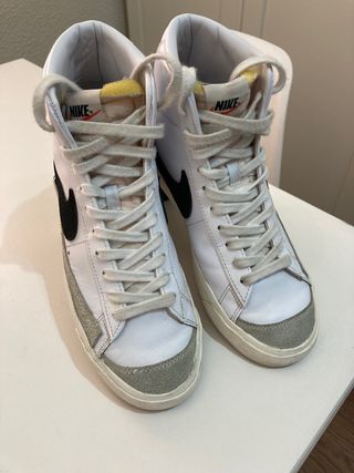 Nike Blazer, Talla 42 de segunda mano por 35 EUR en San Sebastián de Los  Reyes en WALLAPOP