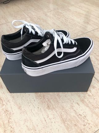 Vans Plataforma negras talla 38\\'5 de segunda mano por 35 EUR en Cubas de  la Sagra en WALLAPOP