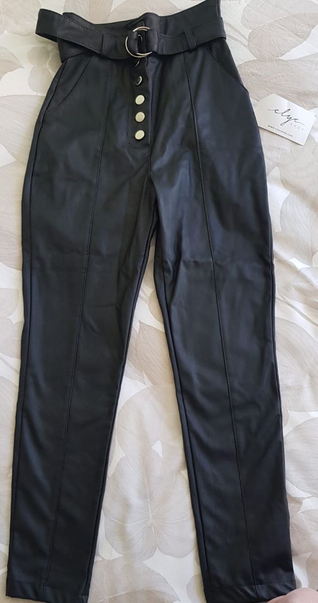 PANTALÓN EFECTO CUERO