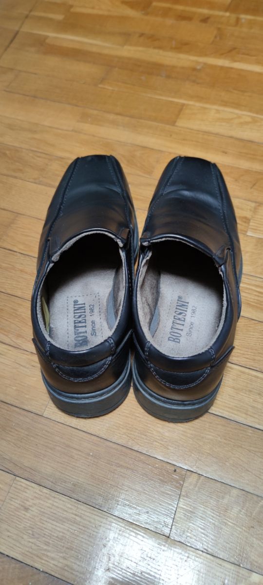 Zapatos de vestir hombre.