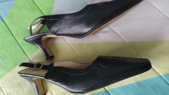 Zapato negro de Paco Roman