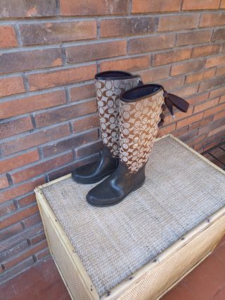 Botas de agua Coach de segunda mano por 30 EUR en Madrid en WALLAPOP