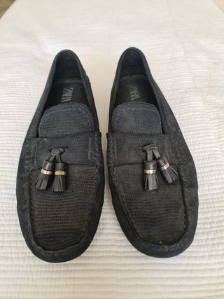 Zapatos mocasines Zara hombre. t.43 de segunda mano por 15 EUR en Marbella  en WALLAPOP