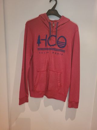 Sudadera roja Hollister de segunda mano por 20 EUR en Valencia en WALLAPOP