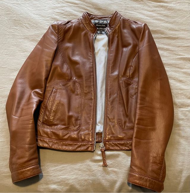 Cazadora piel MASSIMO DUTTI.