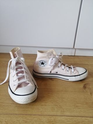 Converse alta rosa palo de segunda mano por 15 EUR en Alpedrete en WALLAPOP