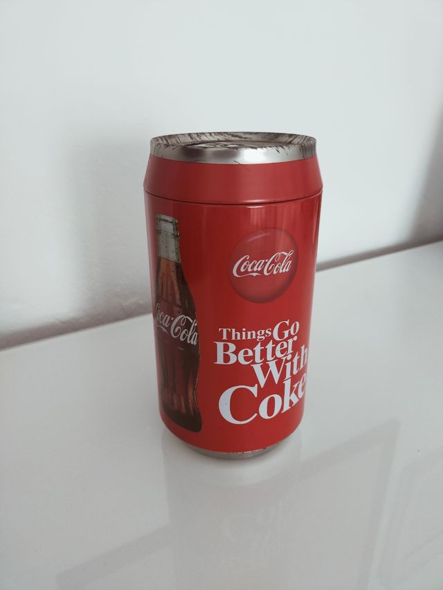 Hucha con forma de lata de Coca-Cola