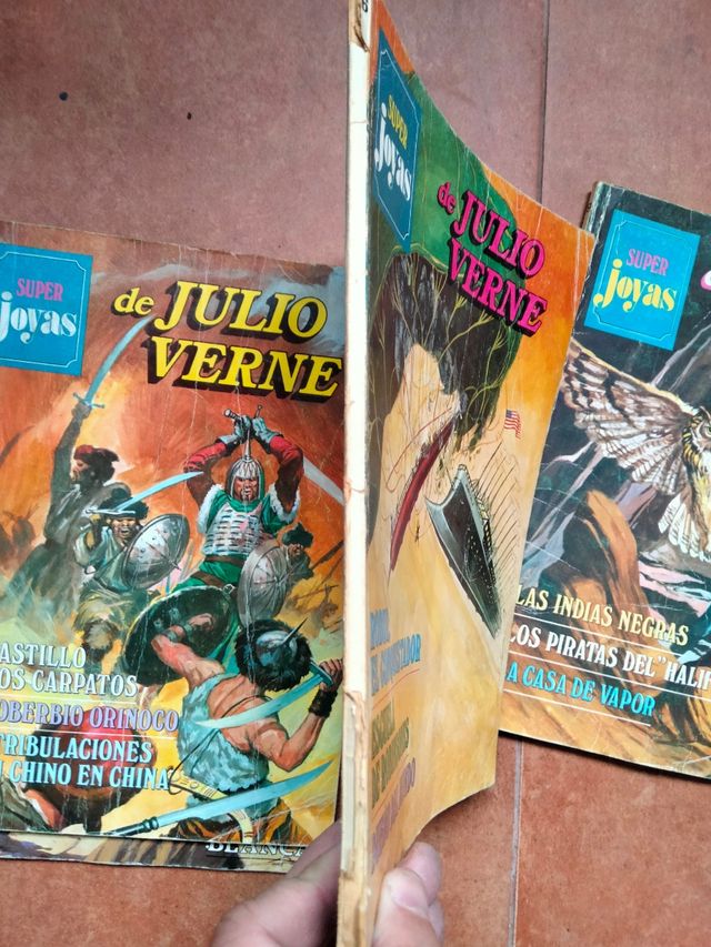 LOTE 4 LIBROS SUPER JOYAS LITERARIAS+1 COMIC N° 50