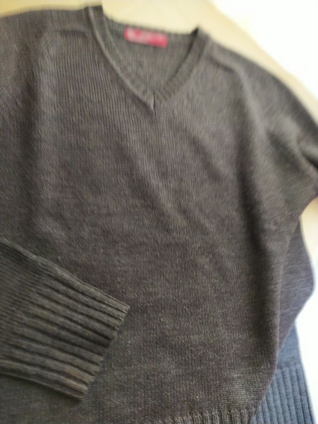 varios jerseys cada uno 6 euros