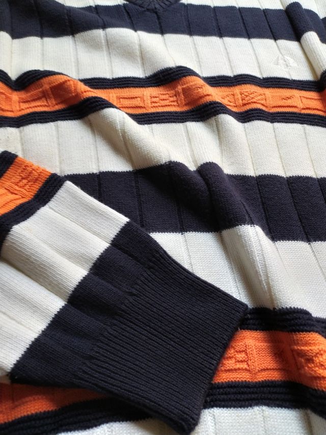 varios jerseys cada uno 6 euros