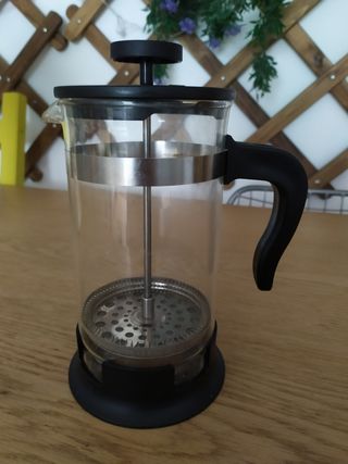 Cafetera\\/tetera émbolo 0.5 litros de segunda mano por 5 EUR en A Coruña en  WALLAPOP