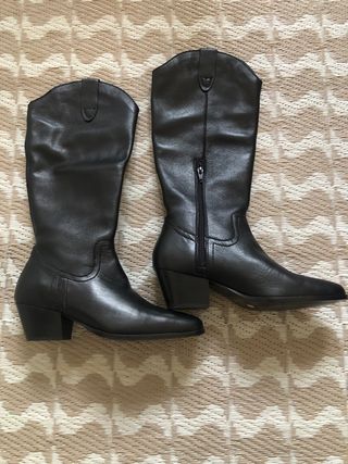Botas cowboy piel negras de segunda mano por 60 EUR en Ciempozuelos en  WALLAPOP