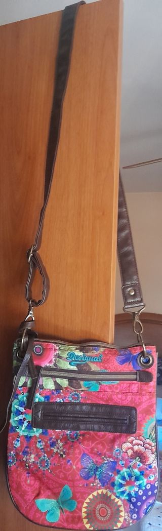 Bandolera.Desigual.Original.Corte inglés.Nueva de segunda mano por 40 EUR  en Albacete en WALLAPOP