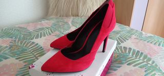 Zapatos stilettos Bershka de segunda mano por 15 EUR en Sarriguren en  WALLAPOP