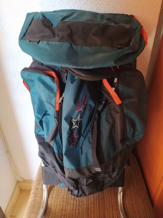 Mochila perfecta para hacer el camino de Santiago de segunda mano por 15  EUR en Cerdanyola del Vallès en WALLAPOP