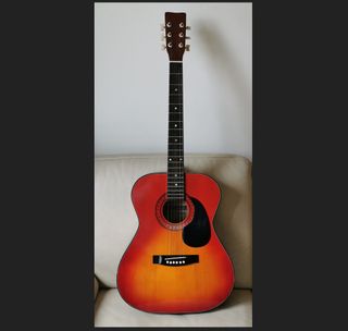 Guitarra Acústica MAXTONE de segunda mano por 75 EUR en Parla en WALLAPOP