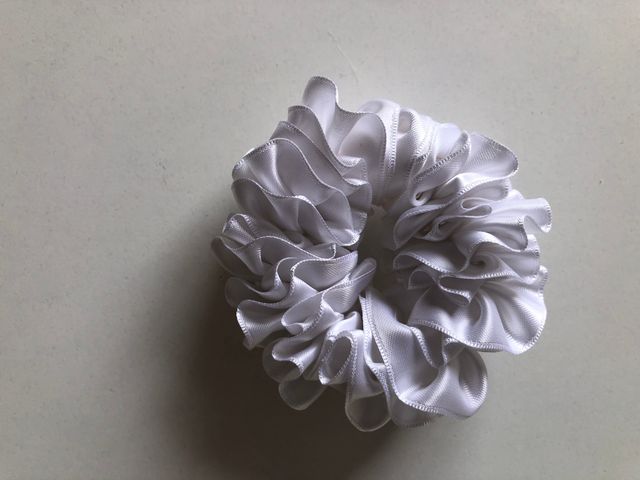 Dos coleteros Raso Blanco