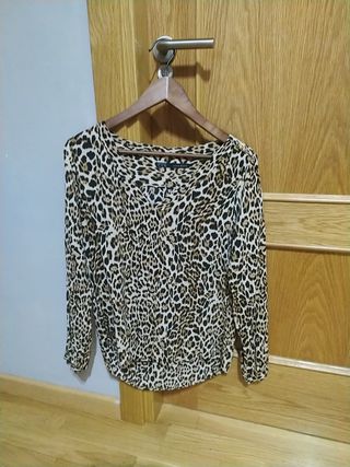 Camisa Leopardo Zara de segunda mano por 20 EUR en Cintruénigo en WALLAPOP