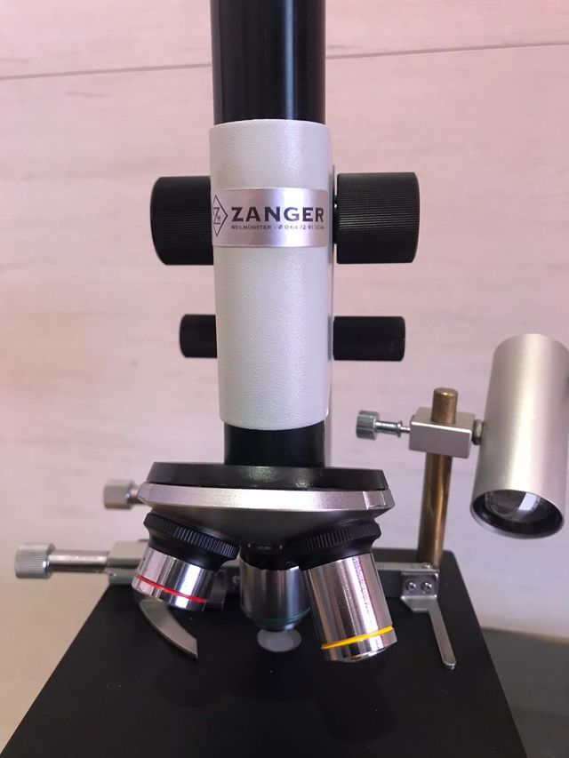 Microscopio Zanger