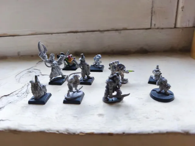 Enanos, Oldhammer Precio por UD.