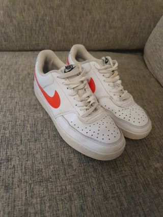 Zapatillas nike talla 40 de segunda mano por 17 EUR en Madrid en WALLAPOP