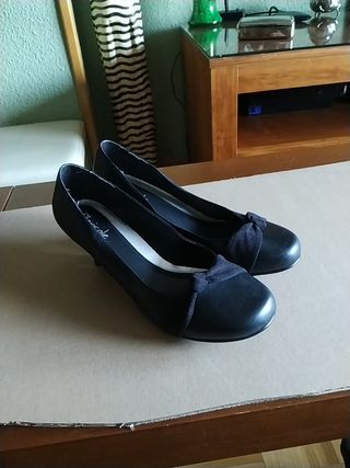 Zapatos mujer,talla 43 de segunda mano por 15 EUR en Fuenlabrada en WALLAPOP