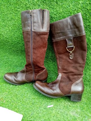 Botas altas de mujer número 41 de segunda mano por 12 EUR en Benidorm en  WALLAPOP