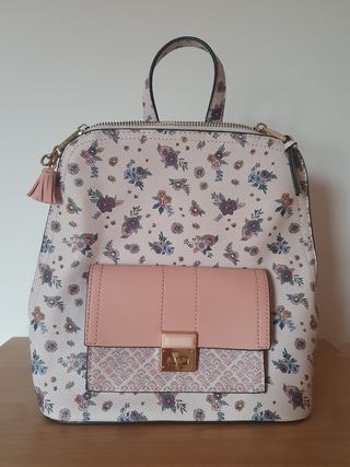 Mochila Parfois de segunda mano por 8 EUR en Cortes de la Frontera en  WALLAPOP