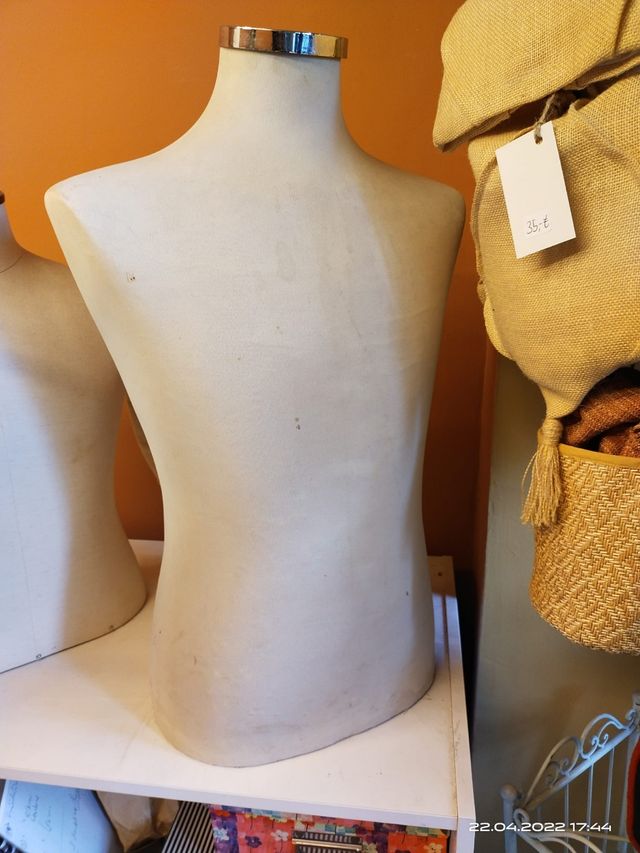 manichini assortiti per uomo e donna ecc...