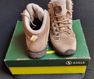 Botas de montaña, Aigle de segunda mano por 60 EUR en Salamanca en WALLAPOP