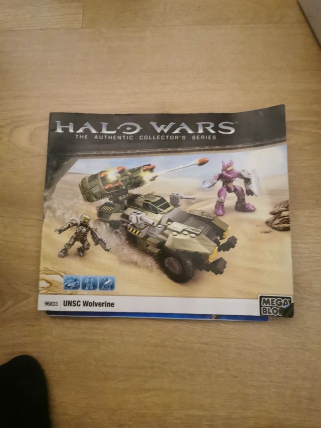 Cajas varias mezcladas con legos