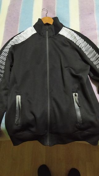 Chandal Bershka de segunda mano en Utebo en WALLAPOP