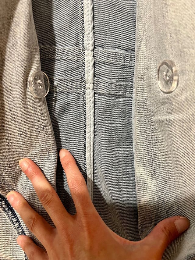 Blazer tejana con botones dorados