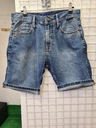 Bermuda vaquera talla 36, Zara de segunda mano por 4 EUR en Collado  Villalba en WALLAPOP