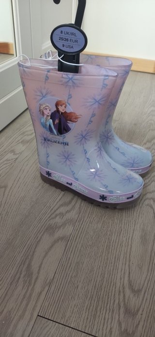 Botas de agua frozen con luz en la suela primark de segunda mano por 14 EUR  en Andújar en WALLAPOP