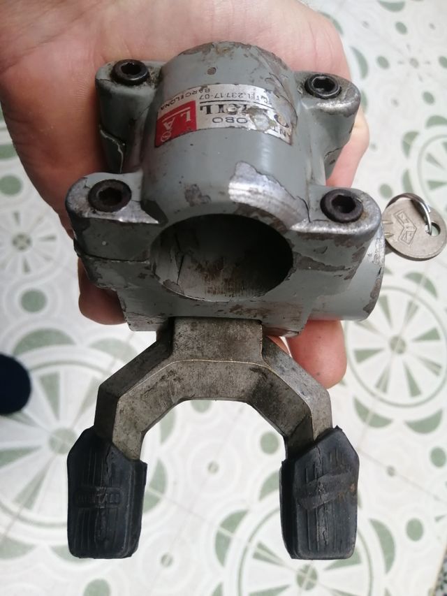 cepo antirrobo coche clásico