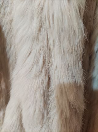 Chaleco pelo natural Tintoretto de segunda mano por 50 EUR en L\\'Hospitalet  de Llobregat en WALLAPOP