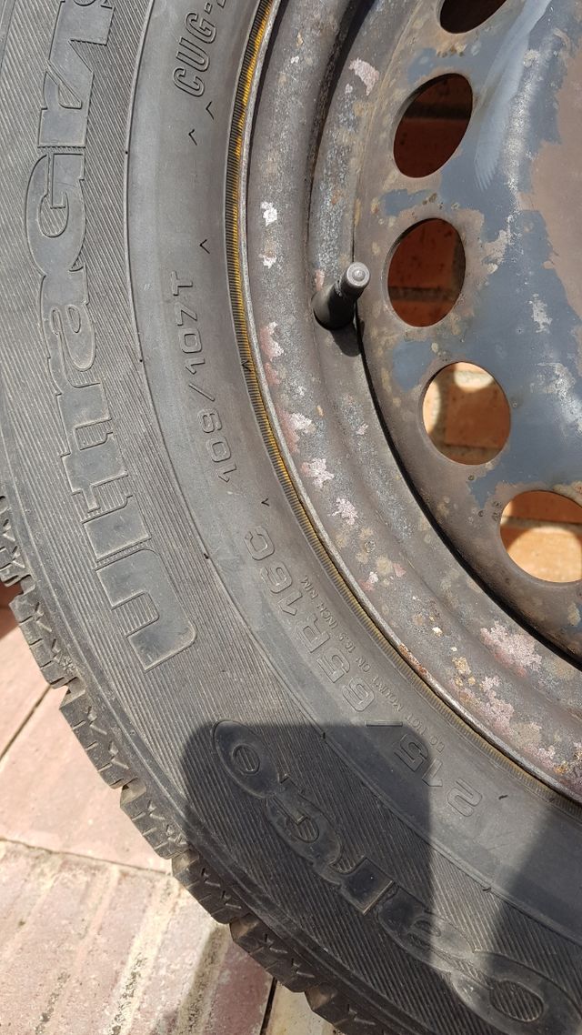 Varias ruedas en buen estado