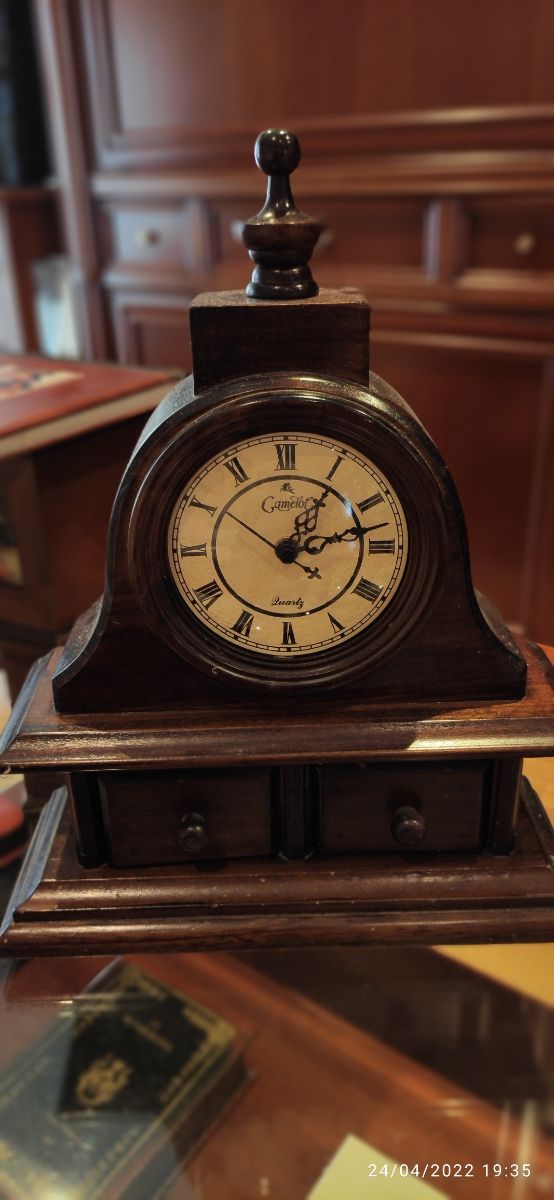 Reloj de mesa Camelot