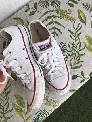 Converse blancas talla 36 de segunda mano por 15 EUR en Madrid en WALLAPOP